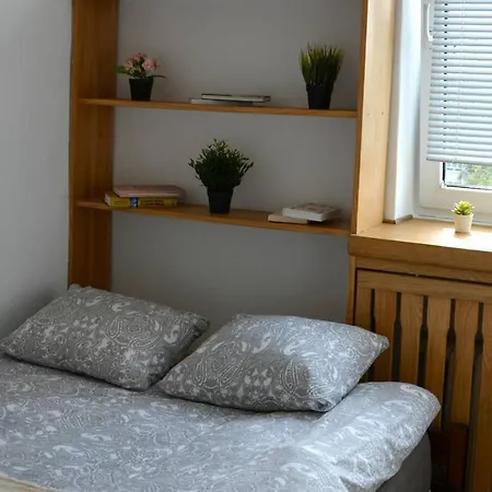Ohmyhome - Sunny Apartment In City Center Warsaw Exterior photo
