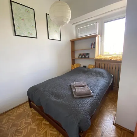 Ohmyhome - Sunny Apartment In City Center Warsaw Exterior photo