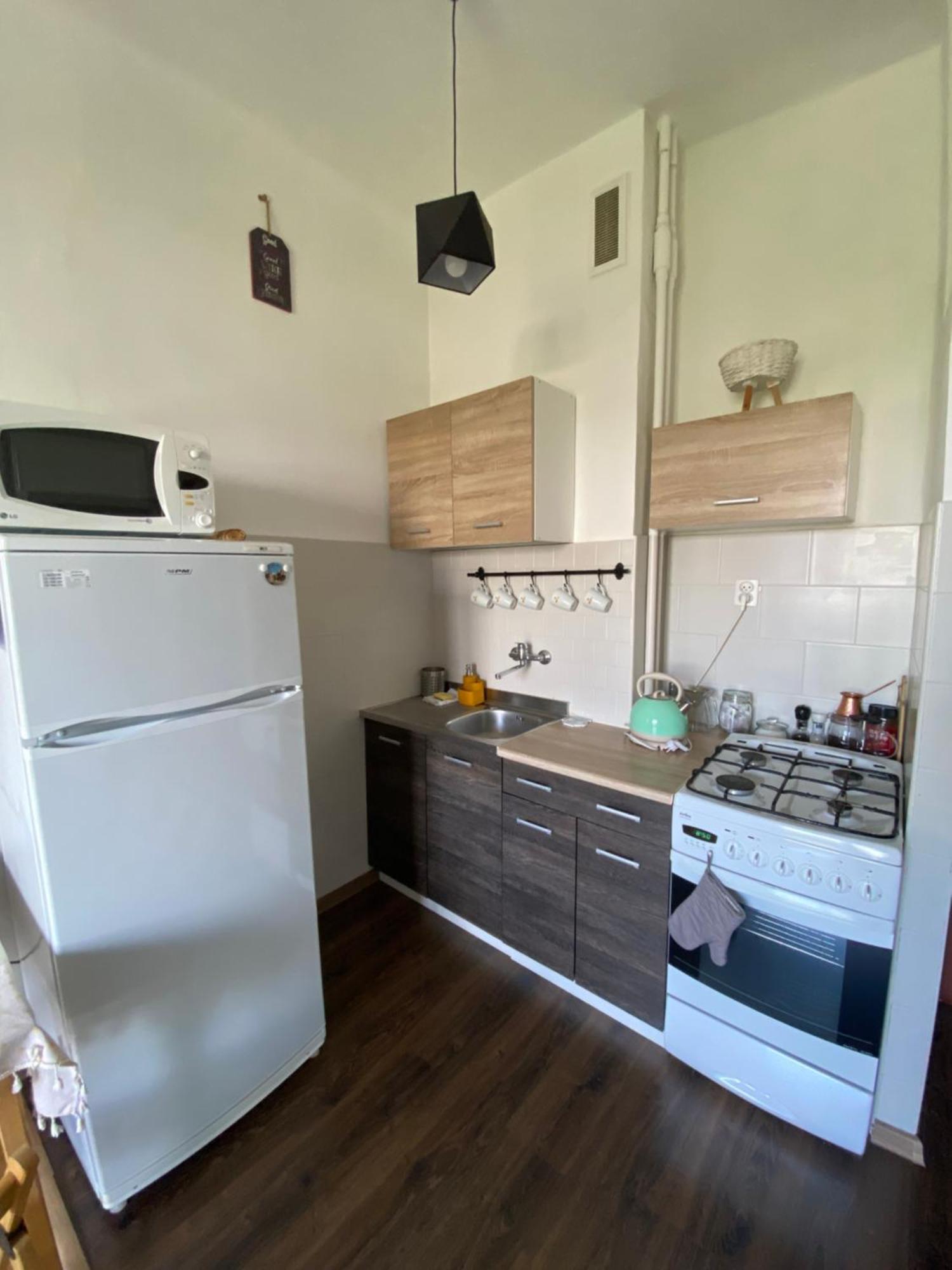 Ohmyhome - Sunny In Center Apartment *